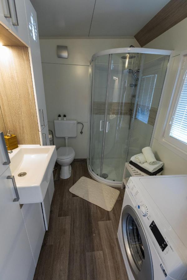 Mobile Home Whit Sea View Lavojesa Drage Extérieur photo